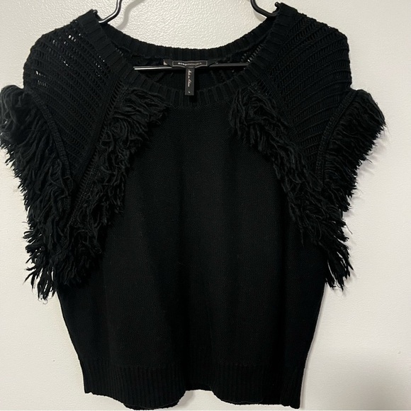 BCBGMaxAzria Contemporary Boho Black Knit Fringe Cap Sleeve Sweater Size L - Picture 2 of 4